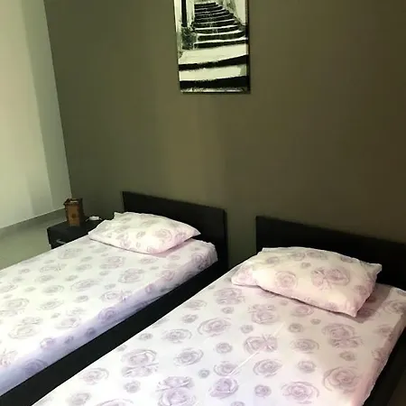 Luqa Apartment - 5 Mins From Airport Exterior photo
