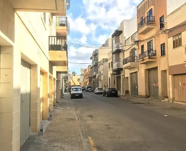 Luqa Apartment - 5 Mins From Airport