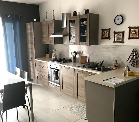 Luqa Apartment - 5 Mins From Airport